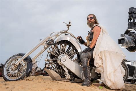 Furiosa: A Mad Max Saga Shows Off Chris Hemsworth’s Dementus - Men's ...