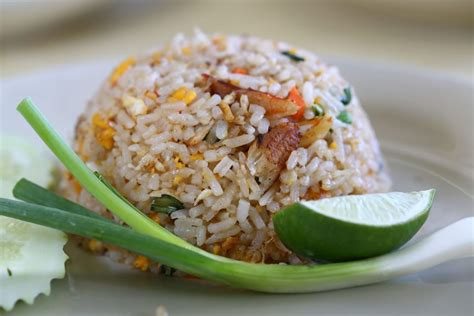 How To Use A Rice Cooker: Basic Steps & 5 Things That You Can Cook In It