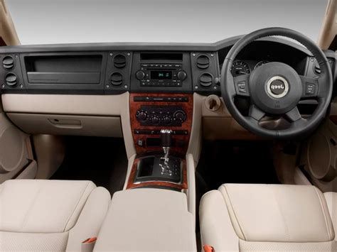 Jeep commander interior photo