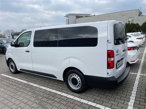 Wynajem busów Toyota Pro Ace Verso w wersji long - nowe Wrocław ...