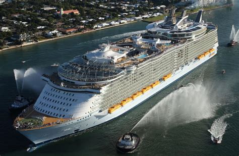 Amazing World: Oasis Of The Seas - The Largest Luxury Cruise Ship in ...