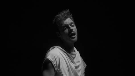 FINNEAS - Break My Heart Again (Official Video) Chords - Chordify