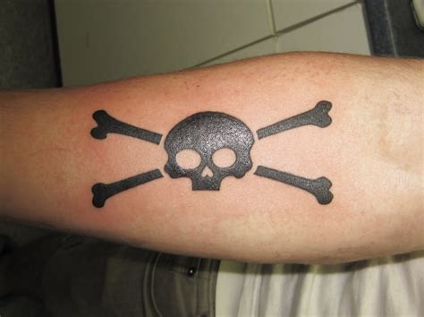 Tate Dean's Tattoo Portfolio: Skull & Crossbones