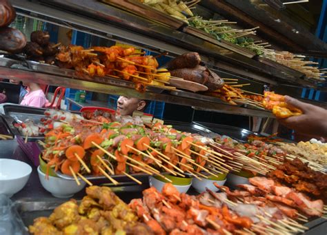 Street Food in Yangon Chinatown on 19th Street (Myanmar)