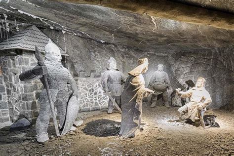 How to Visit Wieliczka Salt Mine near Krakow (+Best Tours)