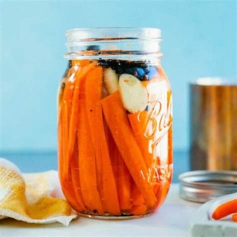 Easy Pickled Carrots – A Couple Cooks