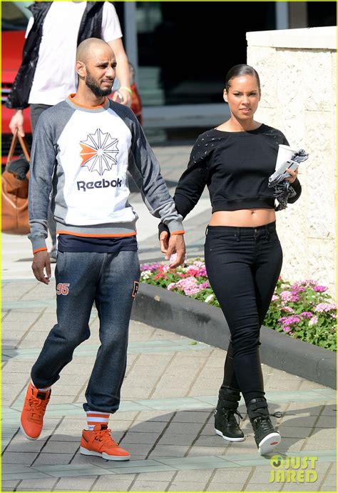 Full Sized Photo of alicia keys swizz beatz holding hands in miami 01 ...