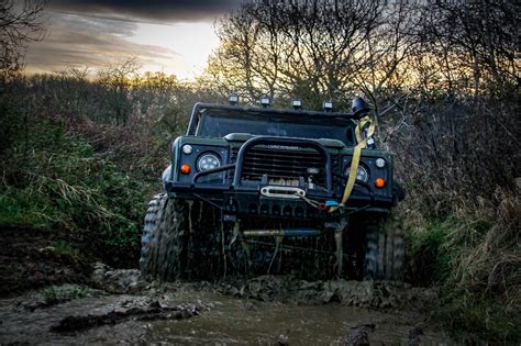 Land Rover Defender Off Road Experience | Everyman Motor Racing