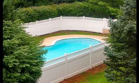 Pool fence ideas to make the swimming pool look amazing