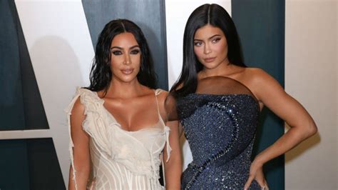 Kim Kardashian Reveals She and Her Sisters are Social Distancing From ...