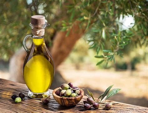 6 Different Types of Olive Oil (+Dipping Oil Recipe) - Clean Green Simple