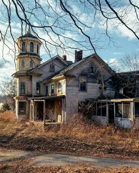 Abandoned House | Abandoned houses, Old abandoned buildings, Abandoned ...