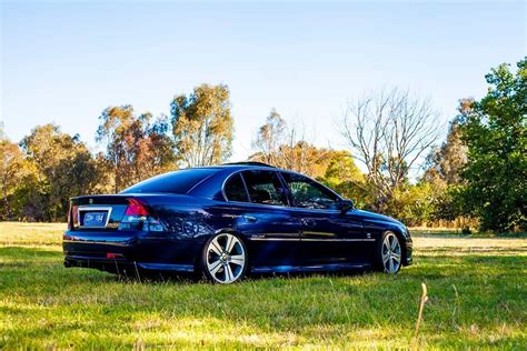 Holden Commodore Vy Calais - motormobilindo