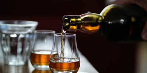 10 Expert Tips to Do a Whiskey Tasting Like a Pro