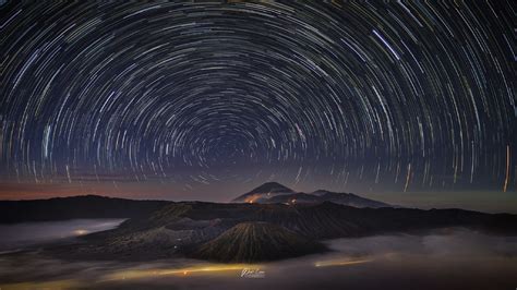 Star Trail In The Night Sky Wallpaper, HD Nature 4K Wallpapers, Images ...