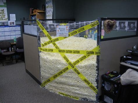 Awesome office cubicle pranks - 21 Pics | Curious, Funny Photos / Pictures