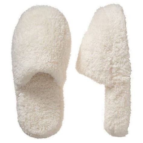 Old Navy Womens White Fuzzy Slippers ($13) liked on Polyvore featuring ...