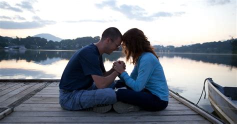 7 Ways God Transforms a Marriage When Couples Pray Together