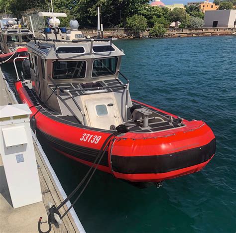 Coast Guard boat crew rescue 2 persons off Isla Verde Beach, Puerto Rico