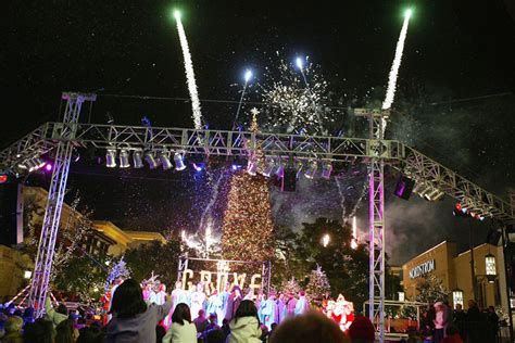 Christmas Tree Lighting Ceremonies in LA and OC – CBS Los Angeles