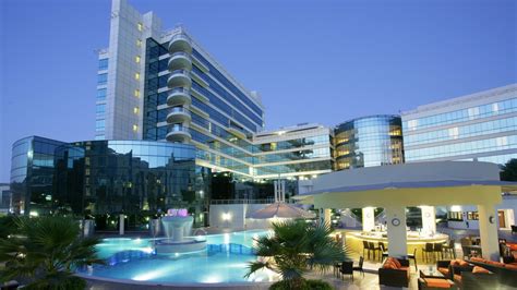 Hotel in Al Garhoud Dubai | Millennium Airport Hotel Dubai