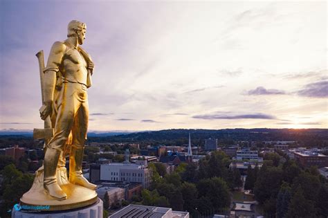 Oregon State Capitol | | Alluring World