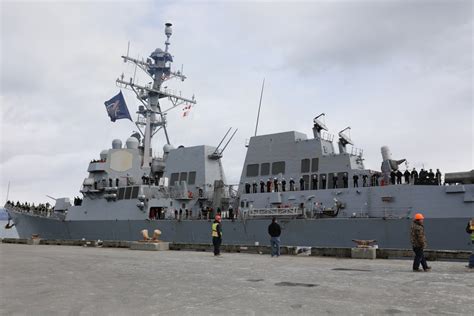 DVIDS - Images - Arleigh Burke-class guided-missile destroyer USS ...