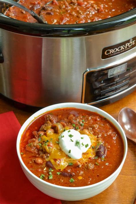 Easy Crock Pot Chili Recipe | Small Town Woman