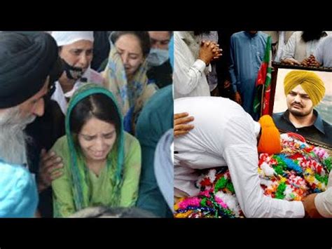 Sidhu Moose Wala Fiance/Girlfriend Crying Badly at Last Rites of Sidhu ...