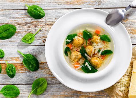 Quick-and-Easy Italian Wedding Soup with Spinach & Fennel