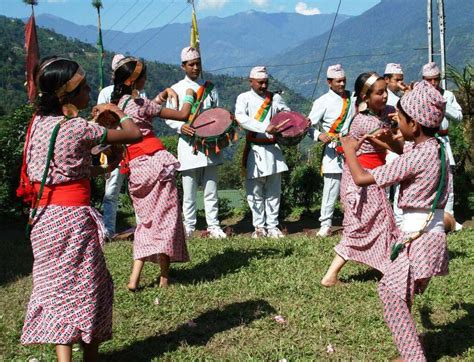 Nepal - National dance Newa dance | National clothes, Manipur, Cultural ...