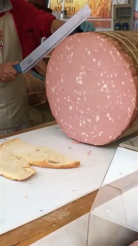 This bologna sausage : r/AbsoluteUnits