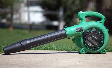 5 Best Gas Leaf Blowers [2023 Reviews & Buyers Guide]