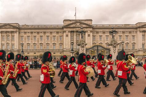 Buckingham Palace Changing Of The Guards April 2024 - Dorene Willyt