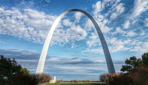 The Gateway Arch : Saint Louis Missouri | Visions of Travel