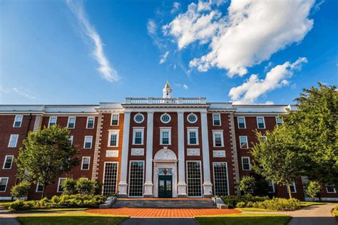 Allergy-Friendly Campus Guide: Harvard University - Spokin