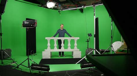 Lighting a green screen for film, tv and video - getting the best chromakey