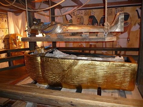 All Facts About The Tomb of Tutankhamun | Egypt Packages