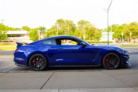 BoostAddict - This is the 2015 Shelby Mustang GT350R in Deep Impact ...