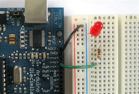 Arduino Tutorial - Lesson 3 - Breadboards and LEDs