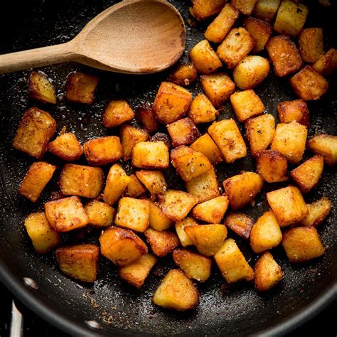 Sautéed Potatoes with Garlic - Nicky's Kitchen Sanctuary