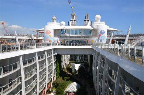 Oasis Of The Seas Central Park Balcony Room - Cruise Gallery