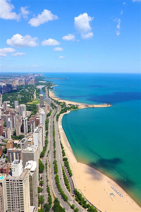 The 9 Best Beaches in Chicago, Illinois - Lonely Planet