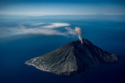 Italy's Stromboli volcano erupts causing 'mini tsunami': video