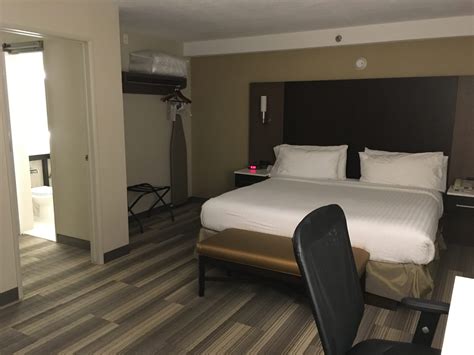 Review: Holiday Inn Express San Diego Downtown (San Diego, CA) - Flying ...