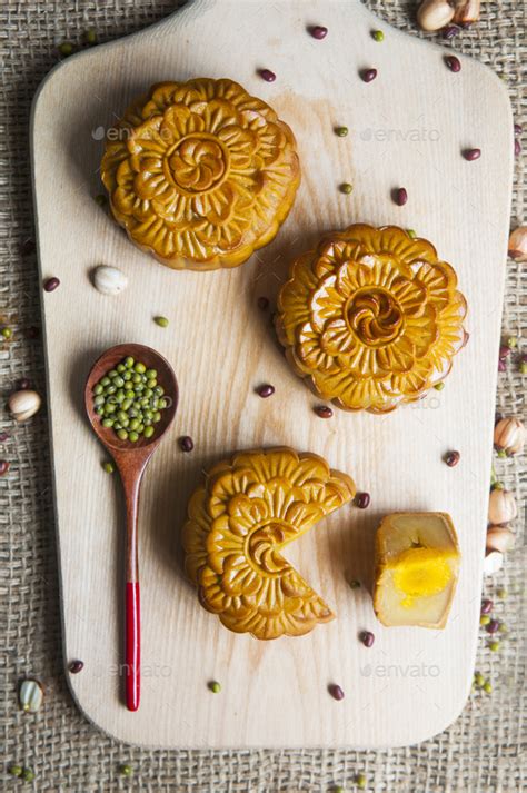 Traditional moon cakes to celebrate mid autumn festival Stock Photo by ...