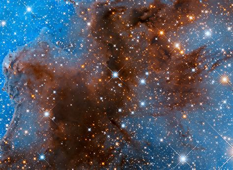 Section of Carina Nebula with Gigantic Sparkling Stars Gets Imaged by ...