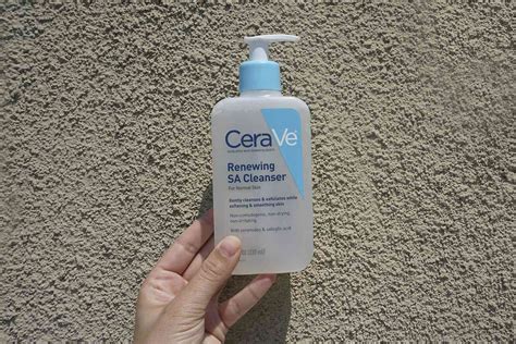 I Tried CeraVe's Renewing SA Cleanser for Clearer Skin and My Breakouts ...