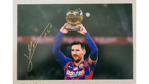 Lionel Messi Signed Photograph - CharityStars