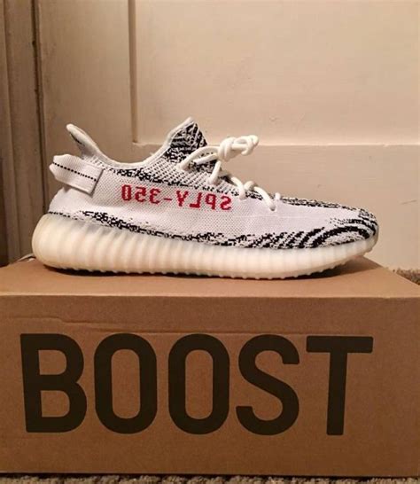 Adidas Yeezy Boost 350 V2 Zebra | Kixify Marketplace